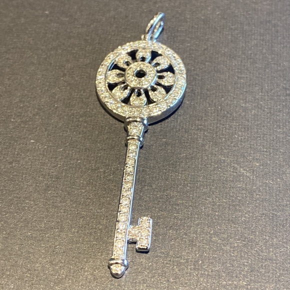 Key pendant - Picture 2 of 5